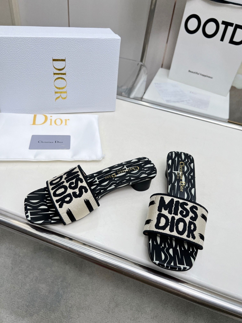 ch**an D*or slippers